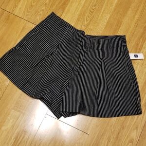 NWT GAP pleated high rise striped shorts sz 8